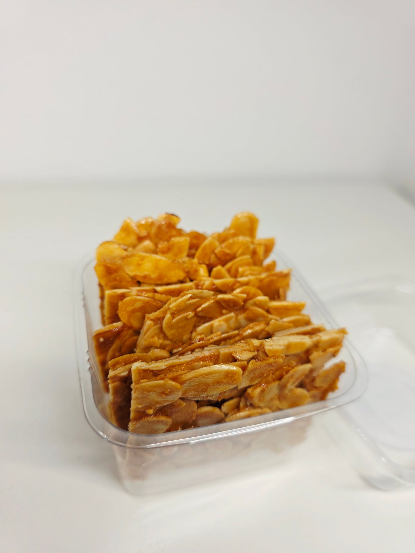 Almond crunch biscuits